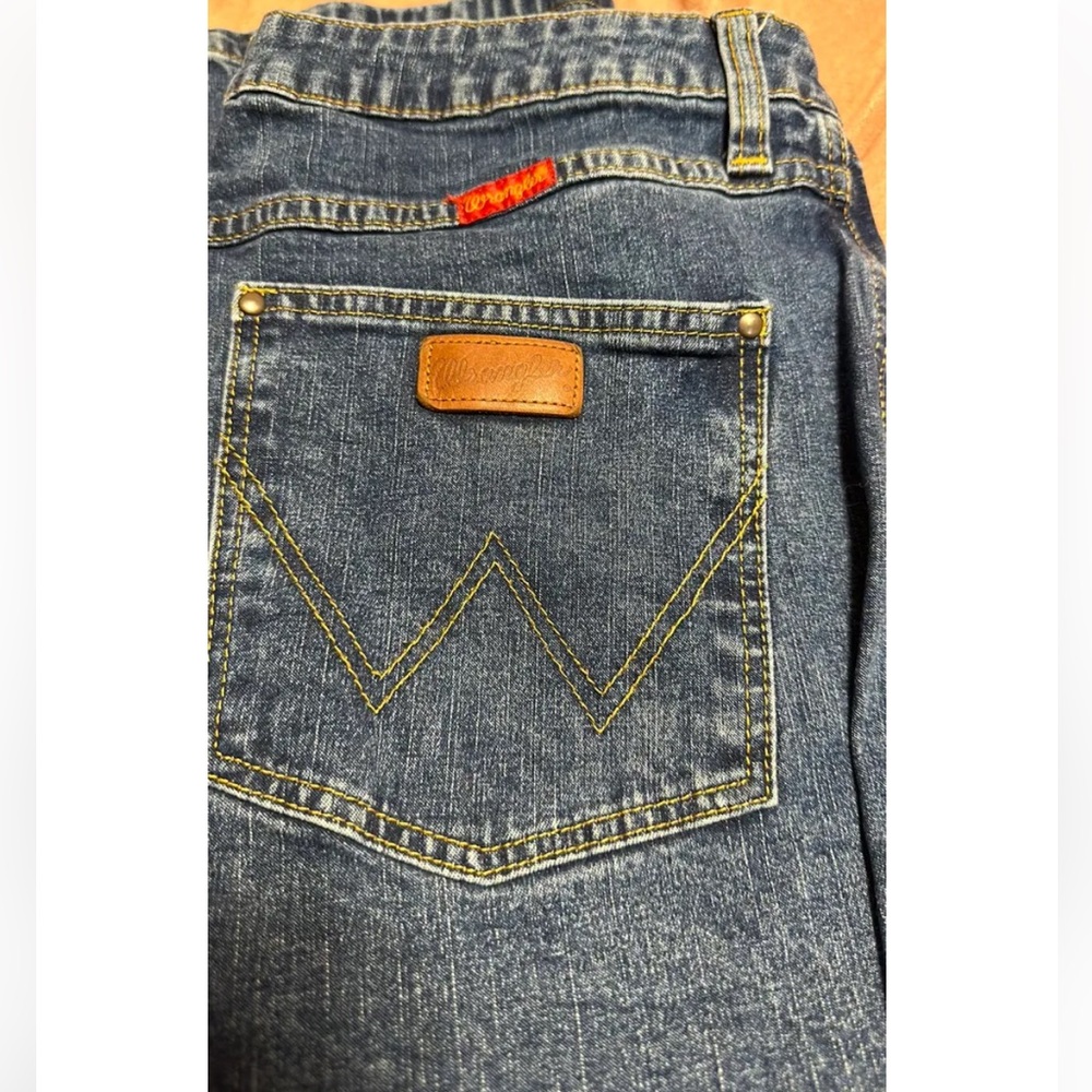 Wrangler Blue Jeans Classic Denim with W Stitching